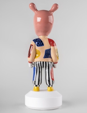 Escultura Lladró The Guest by Camille Walala