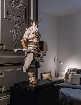Escultura Lladró Odin de porcelana