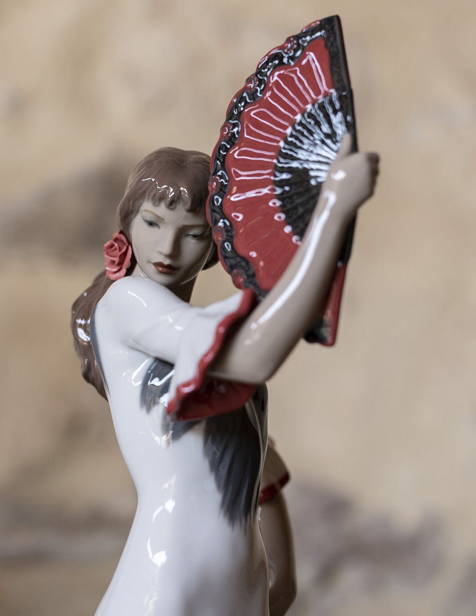 Escultura de porcelana