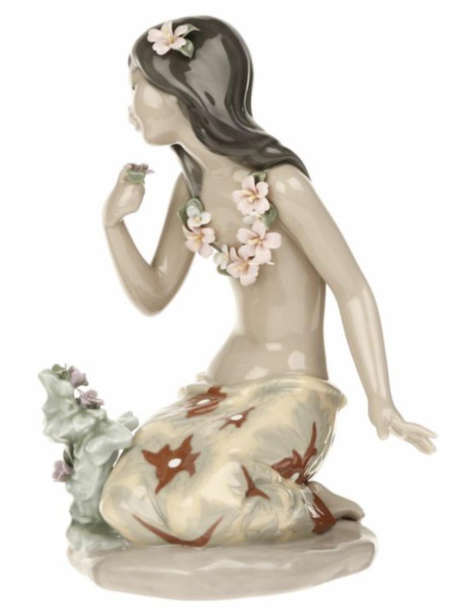 Lladro Hawaiana con Flores