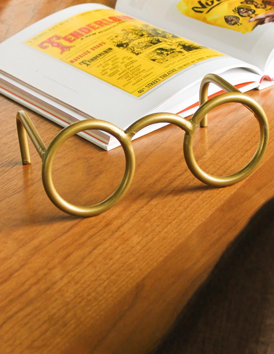 Figura decorativa lentes Corner Home de metal 4