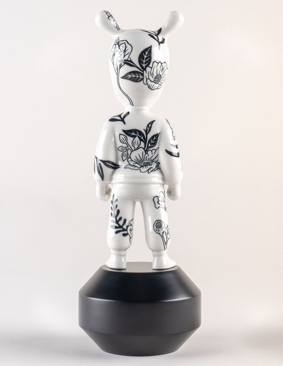 Escultura The Guest By Hen 2