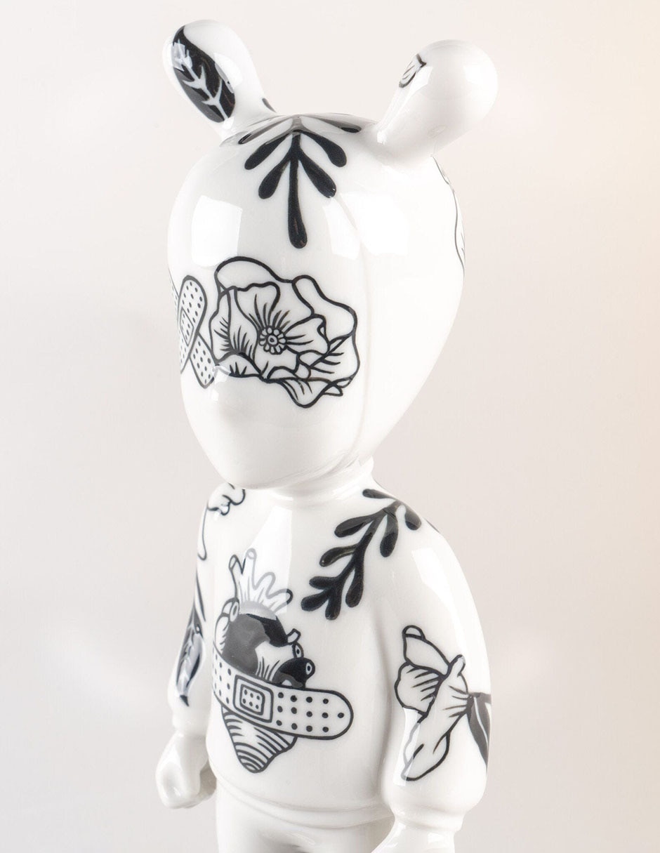 Escultura The Guest By Hen 3