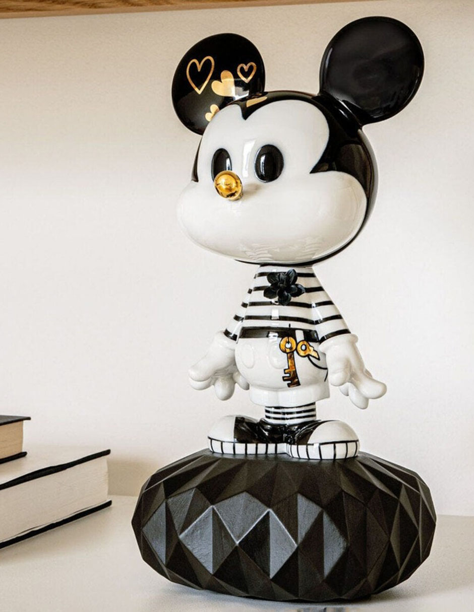 Escultura Mickey in black 4