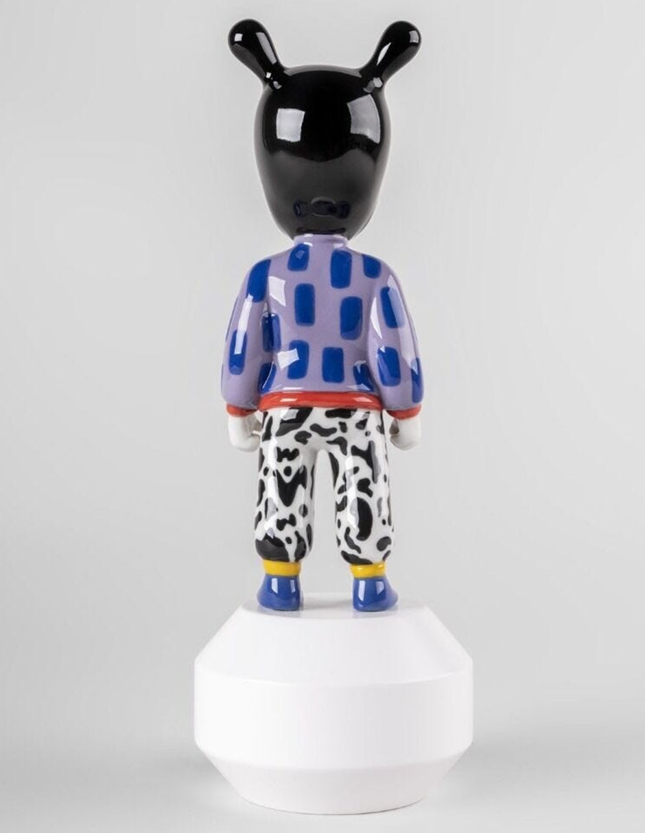 Escultura The Guest by Camille Walala 3