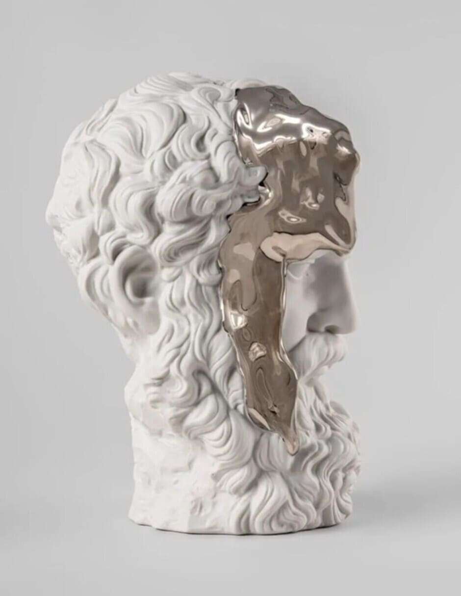Escultura Eternal Fluidity de porcelana 5