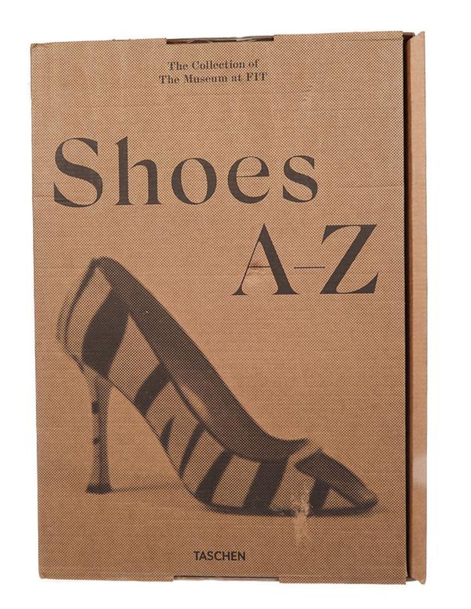 Libro Shoes A-Z de Robert Nippoldt/Daphne Guinness et al.