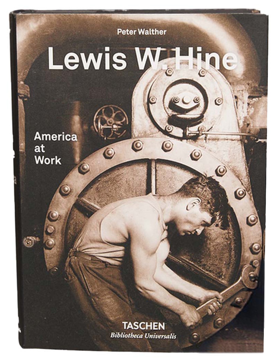 Libro America at Work de Peter Walther/Lewis W. Hine