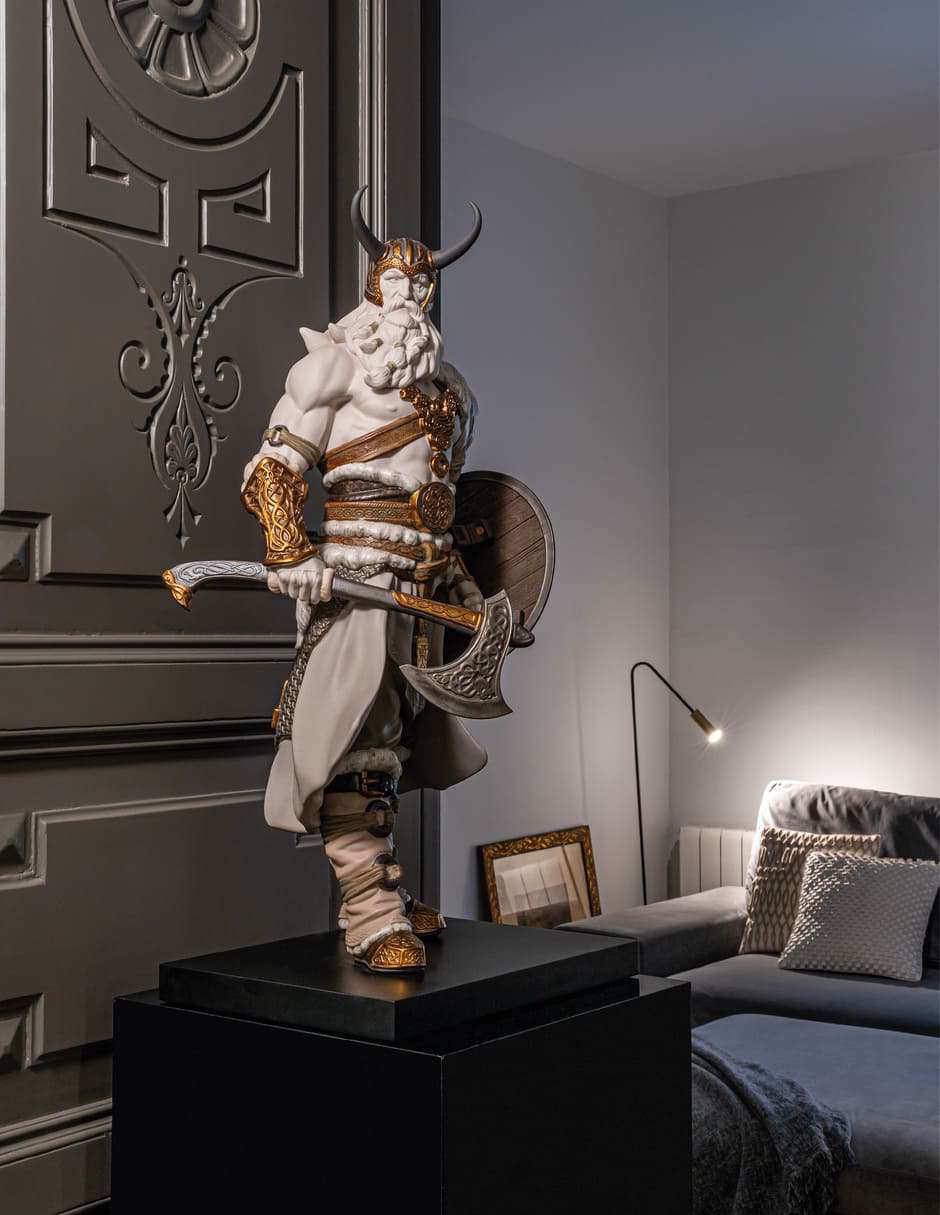 Escultura Odin de porcelana 2